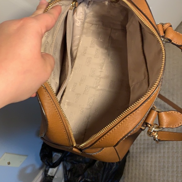 Michael Kors purse - Picture 7 of 9